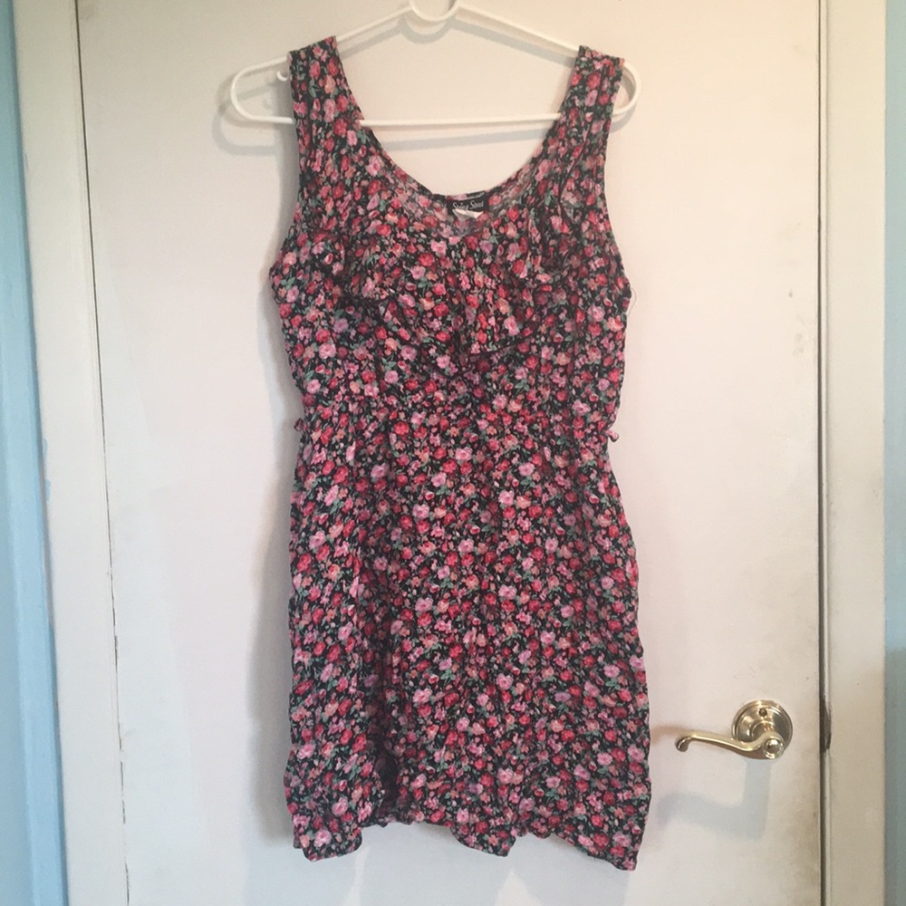 Flowery short dress